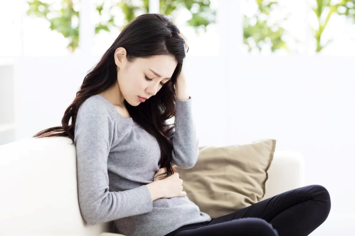 16 cách chữa đau bụng kinh tại nhà, bạn có biết