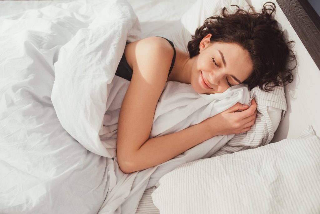 Tất cả chúng ta đều biết cảm giác thiếu ngủ như thế nào và điều đó thật không tốt chút nào. - Hình 6