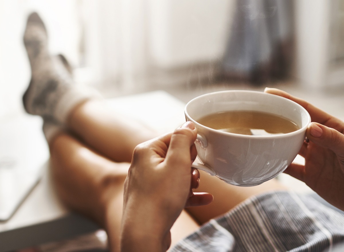 Một vài phút thở sâu bụng;