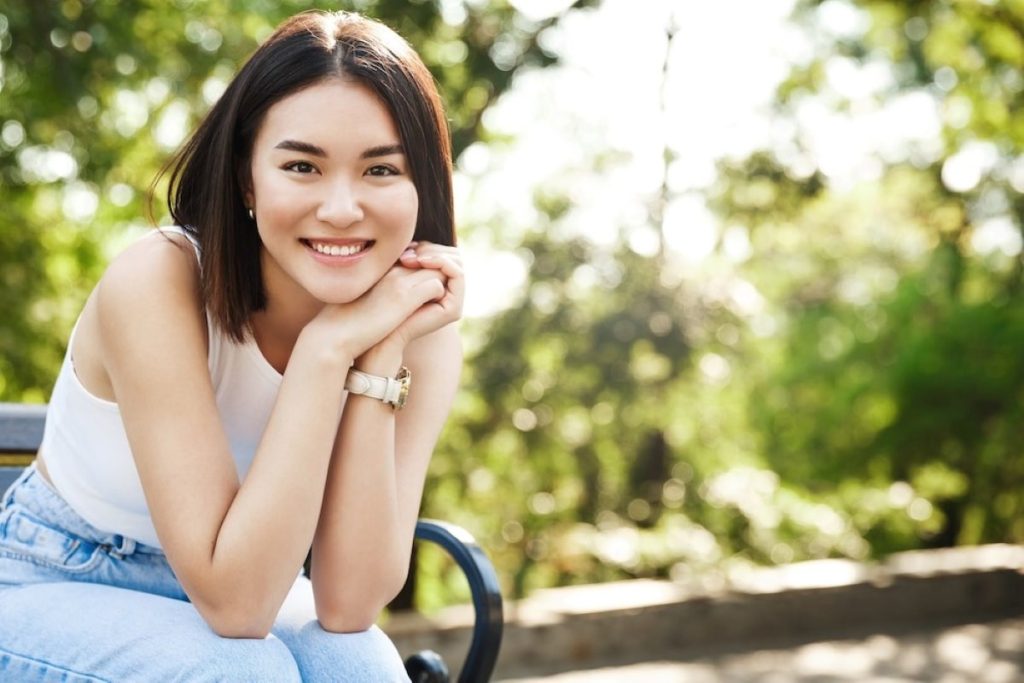 9 lời khuyên giúp bạn cải thiện tâm trạng thay đổi do nội tiết tố - bìa